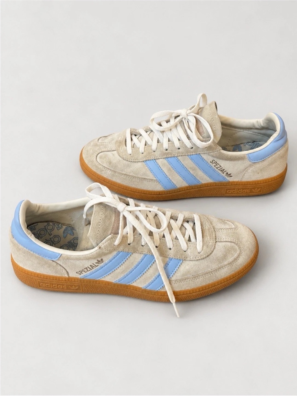 Adidas Handball Spezial Women’s 9 Beige Blue Suede Gum Sole Sneakers JS0241